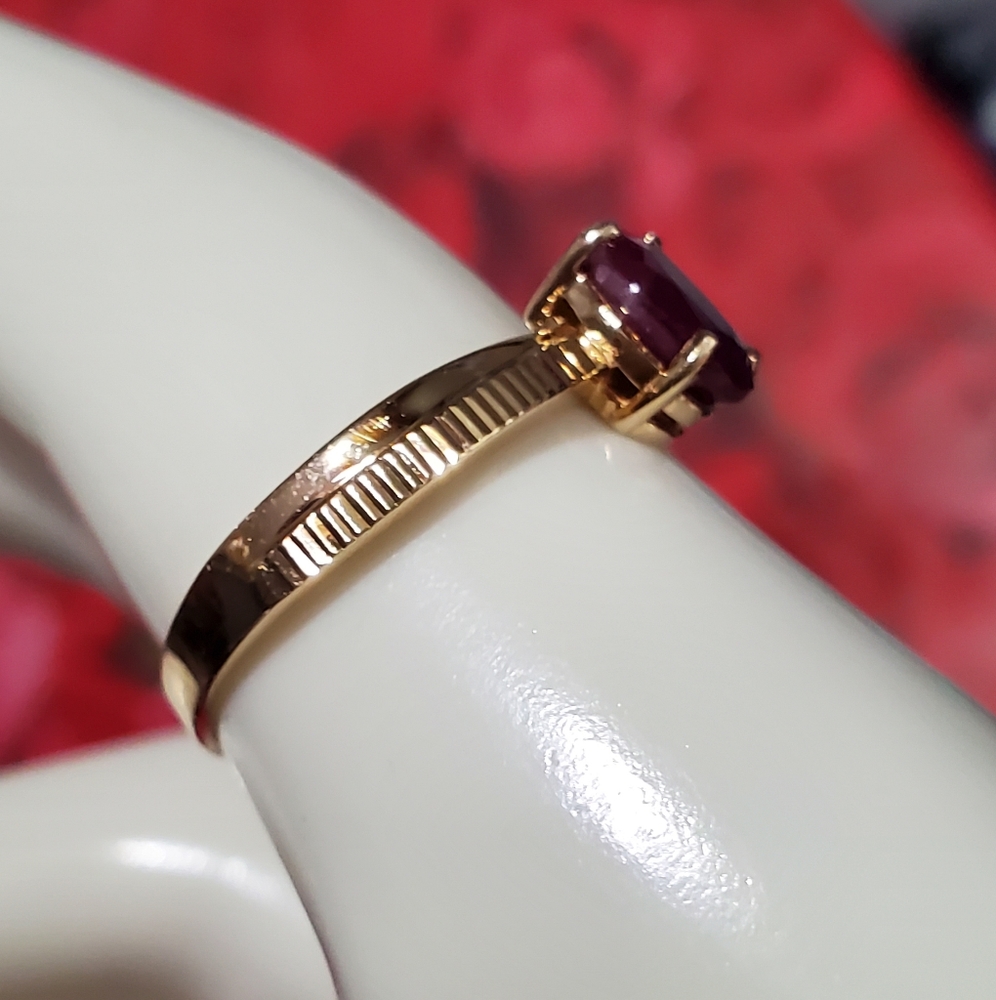 10k Gold Ruby Ring - image 6